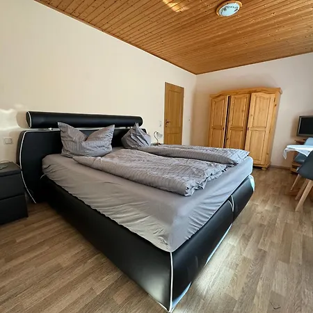 Zur Goldenen Krone Гостевой дом *